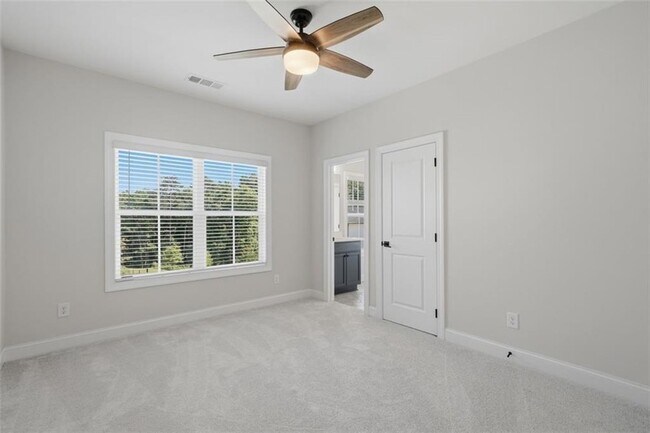 Building Photo - 401 Oakleigh Ave