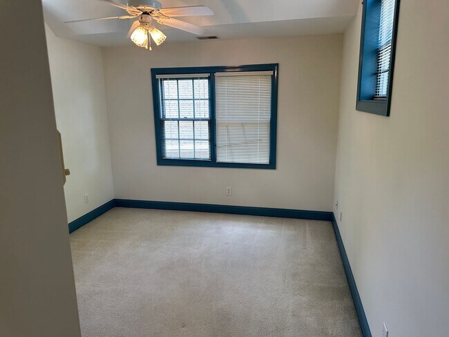 Building Photo - 110 Wimbledon Ct