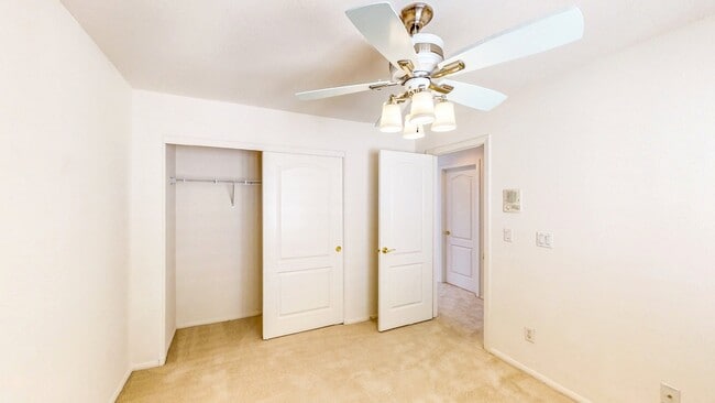 Building Photo - Beautiful 4 bedroom 3 full bath home with 2,902 Sq. FT. of living space.