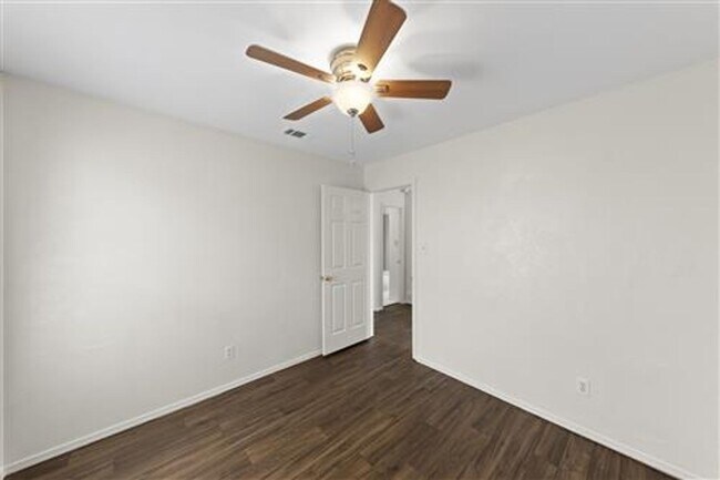 Building Photo - 4626 Larner St
