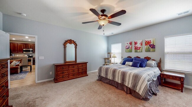 Building Photo - 3 bedrooms, 2 bathrooms in the City of Ric...