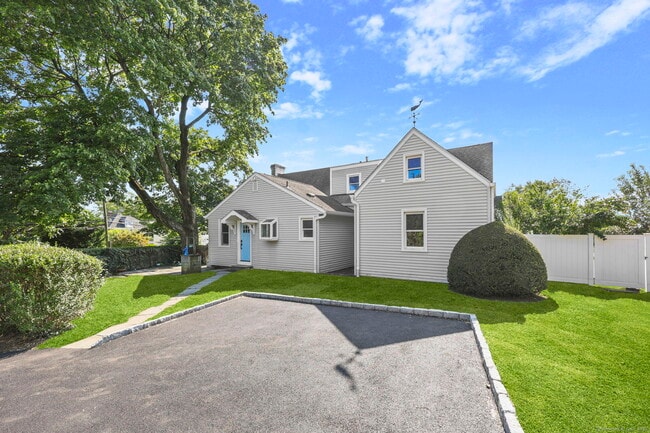 Primary Photo - 154 Henry St