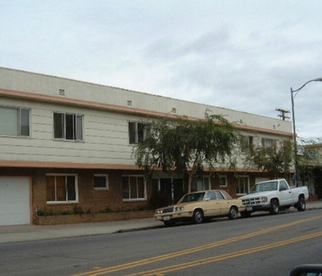 Primary Photo - East Village Condo *Manager's Special - $1...