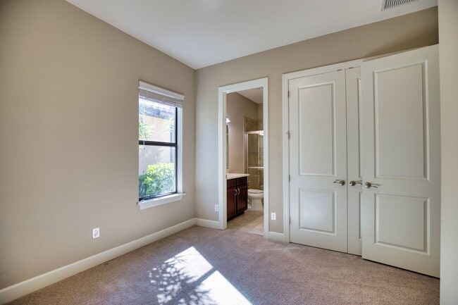 Building Photo - Annual Unfurnished Single-Family Home located in Bellacina at Casey Key with Resort-like Amenities!