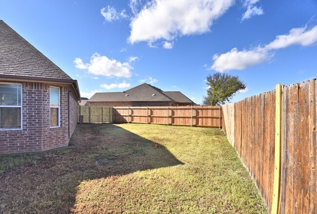 Building Photo - 18509 E 46th St