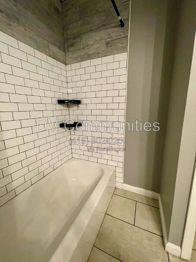 Building Photo - 1335 W 61st St