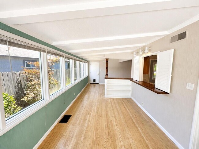 Building Photo - Bright & Spacious 3-Bedroom Home with Expansive Yard in Sacramento