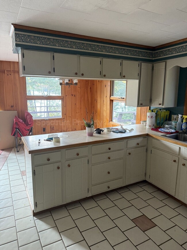 Primary Photo - 108 Pinewoods Trail