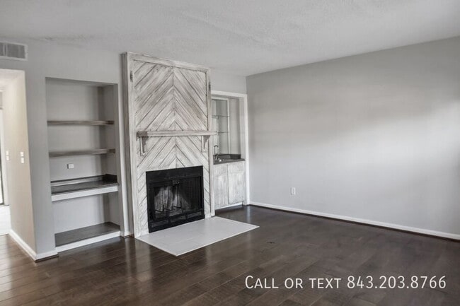 Building Photo - Break Lease ---- 8016 Thelen St-