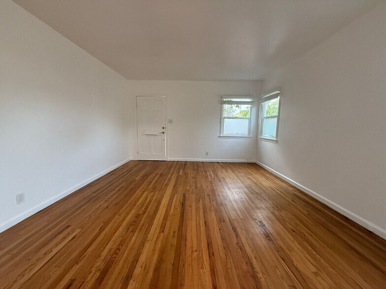 Building Photo - 1836 10th St