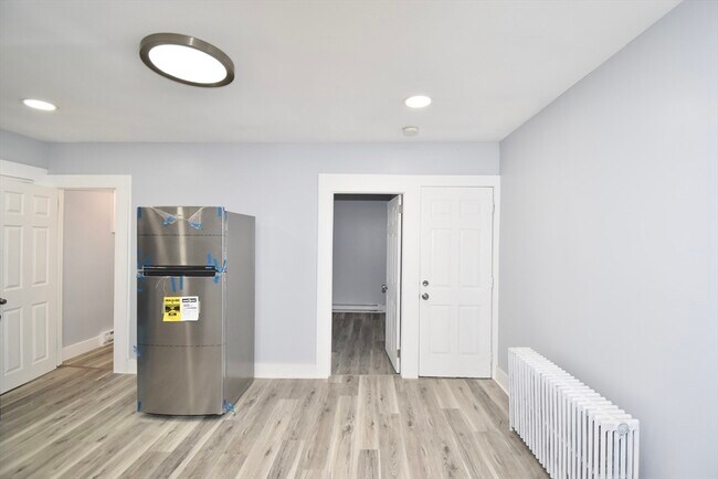 Building Photo - 30 Day St