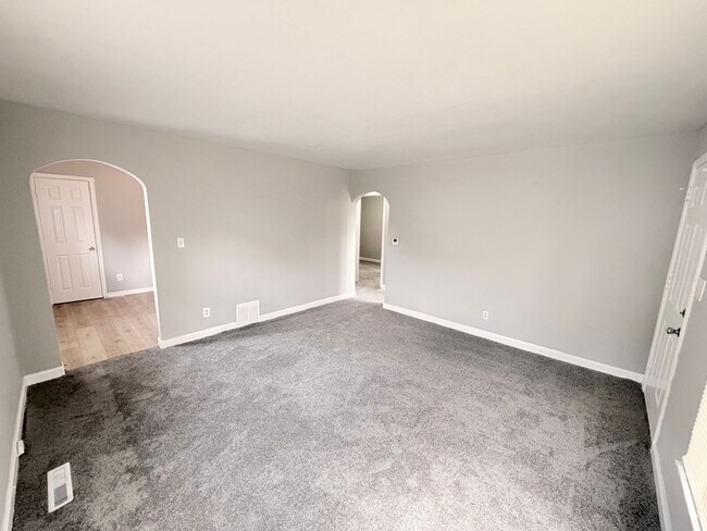 Building Photo - 1207 N McCoy St