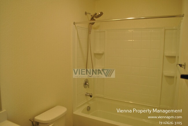 Building Photo - 3057 Pruett Dr