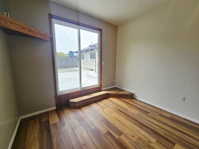 Building Photo - Single Family Home in Mckinleyville!