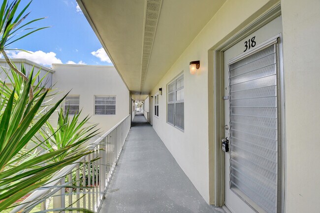 Building Photo - 318 Monaco Blvd