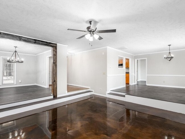 Building Photo - 753 Daphne Ln