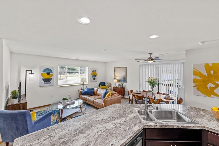 Saddlebrook Apartments Kitchen - Saddle Brook