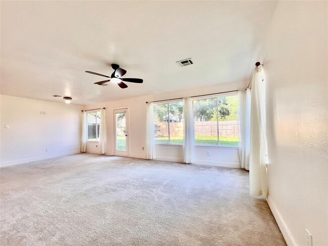 Building Photo - 5015 Summit Lodge Dr
