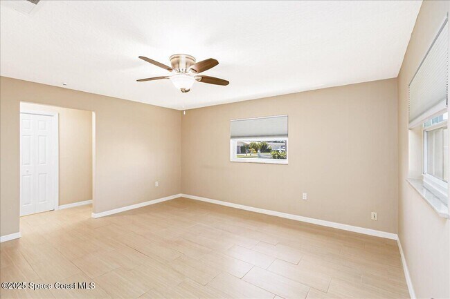 Building Photo - 436 Thrush Dr