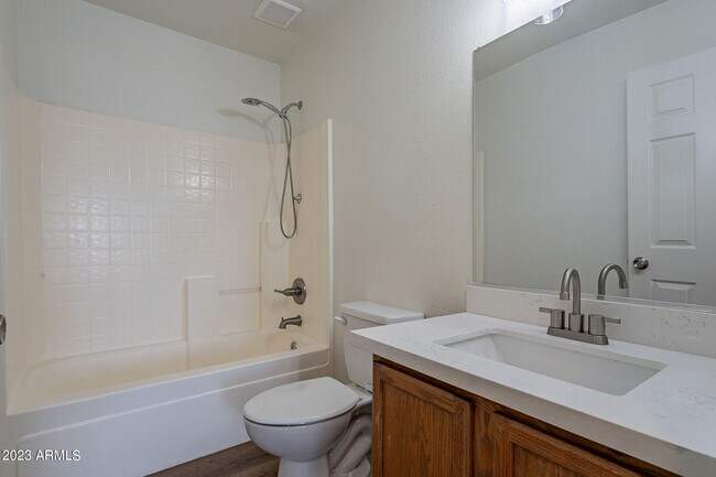 Building Photo - 4244 E Gleneagle Dr