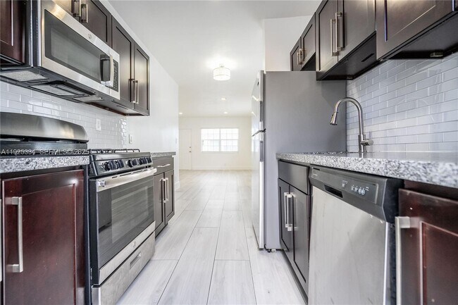 Building Photo - 330 84th St