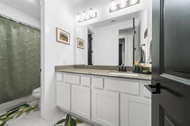 Building Photo - 15040 Berry Brk Dr