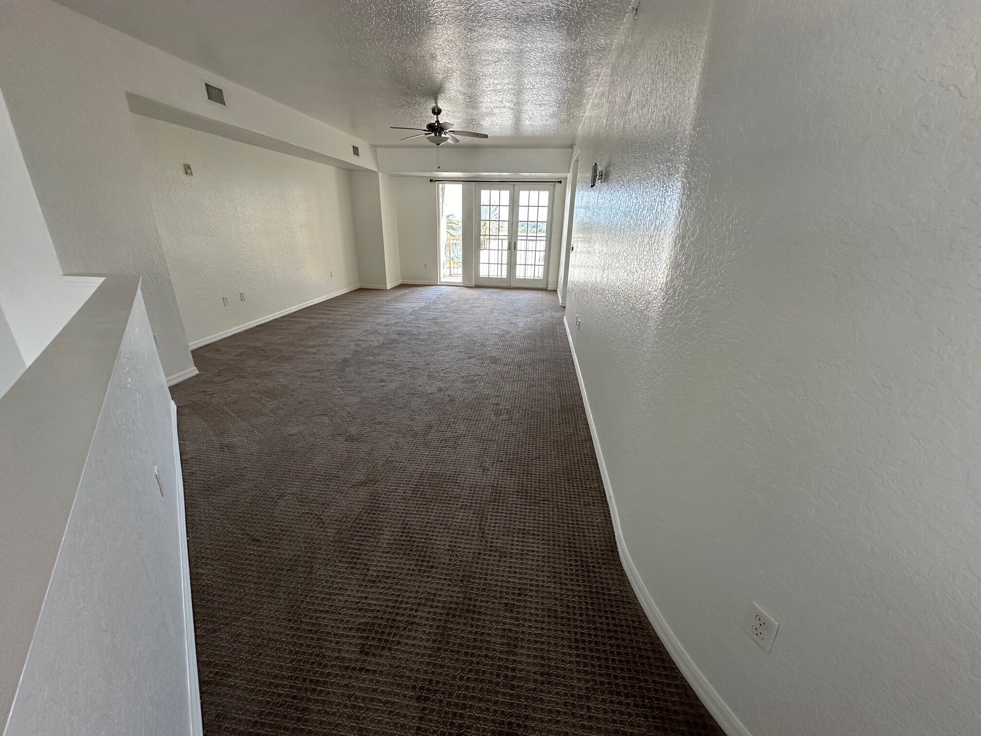 Building Photo - 128 S Beach St