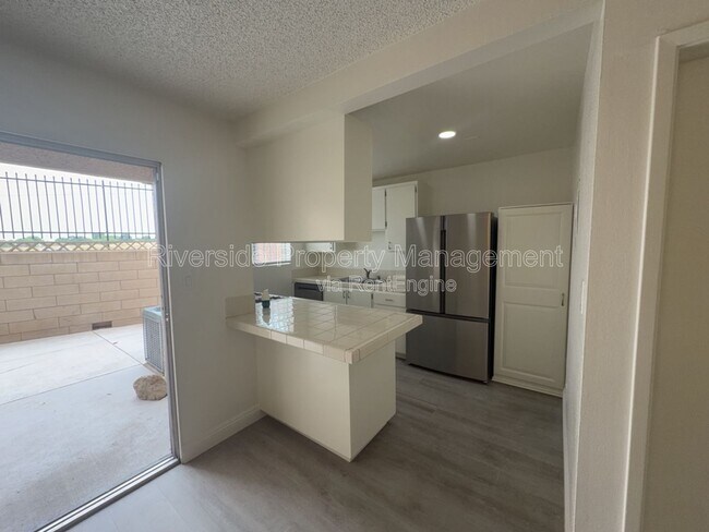 Building Photo - 2255 Cahuilla St
