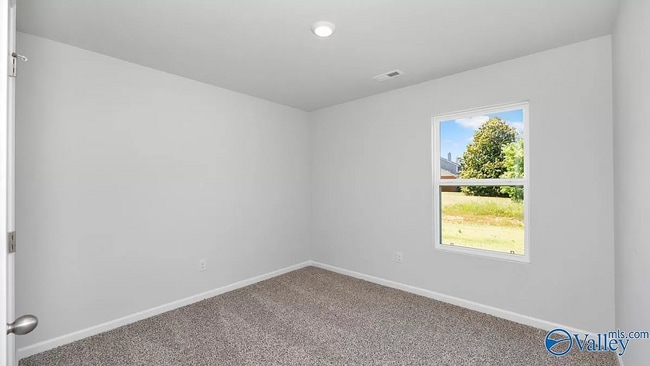Building Photo - 153 Ozy Dr