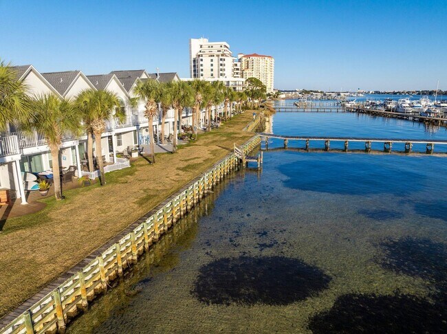 Building Photo - Brooks Landing