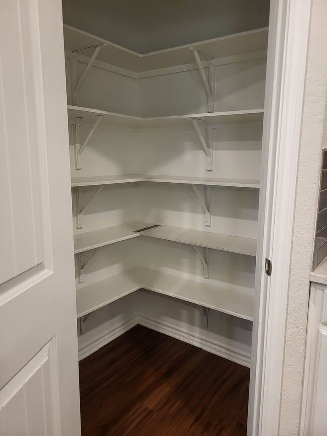 Building Photo - Ready for Move-In