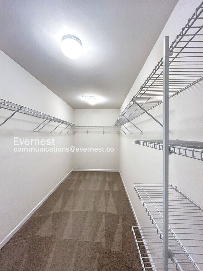 Building Photo - 10415 Paisley Abbey Ln