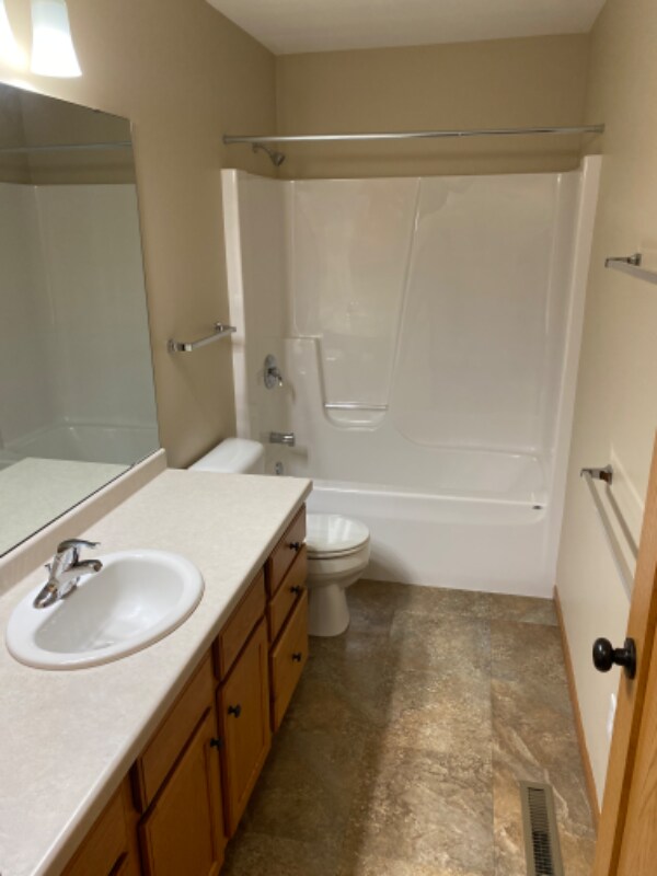 Building Photo - 4626 35 St NW