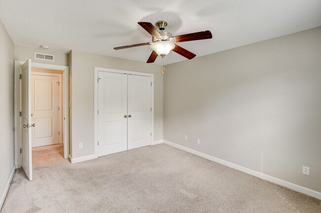 Building Photo - 813 Evelyn Way