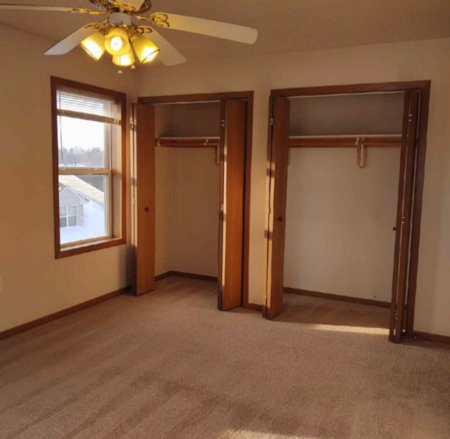 Building Photo - $1,495 | 2 Bedroom, 2.5 Bathroom Town Home | Pet Friendly* | Available for August 1st, 2026 Move In!