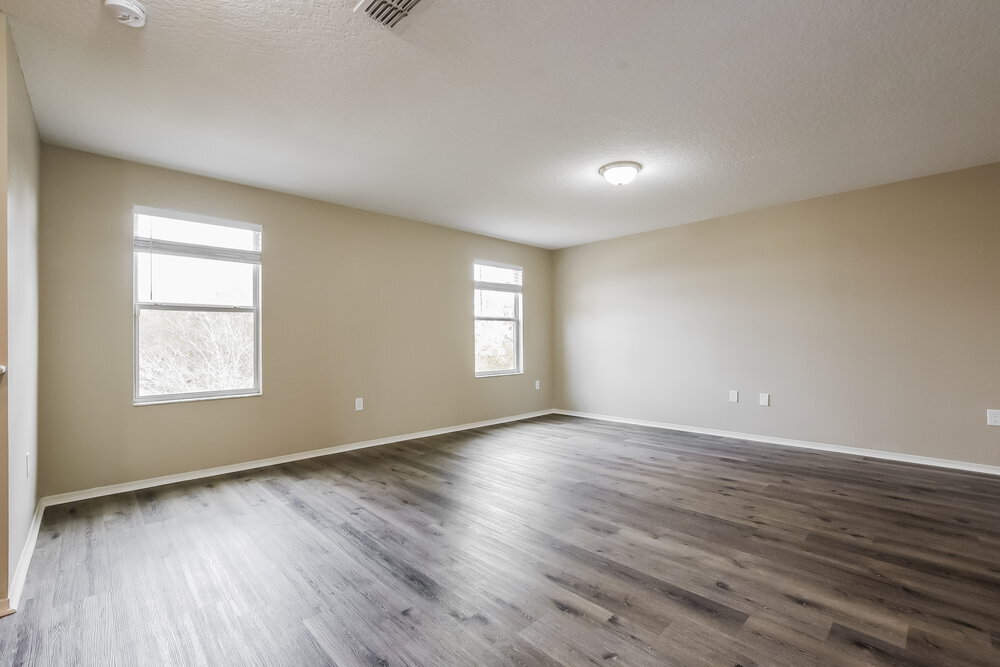 Building Photo - 13501 Laranja St