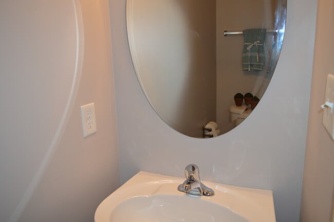 Building Photo - 15609 Troubadour Ln