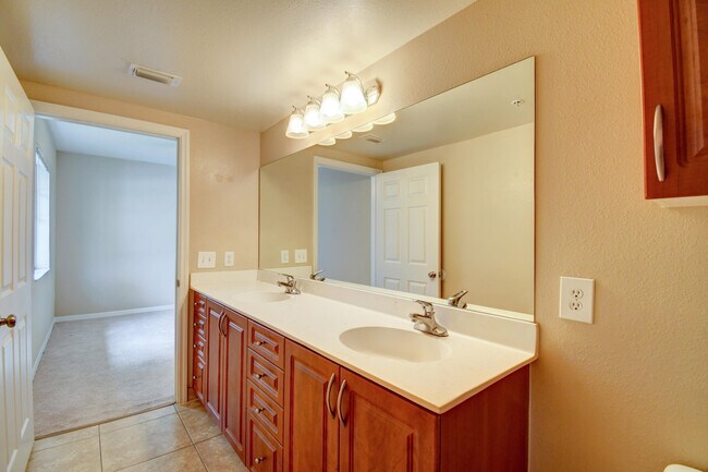 Building Photo - 6505 Emerald Dunes Dr