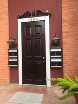 Building Photo - 1806 Banks St