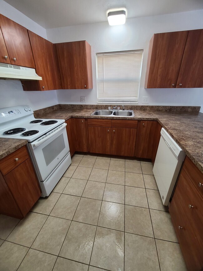 Building Photo - 3202 SW 26 Way