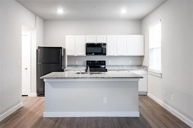 Building Photo - 520 Powell Dr