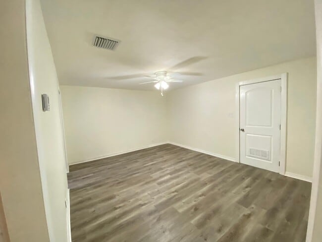 Building Photo - 911 NW 62 Ave