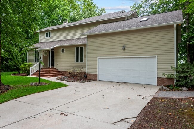 Building Photo - 104 Balboa Ct