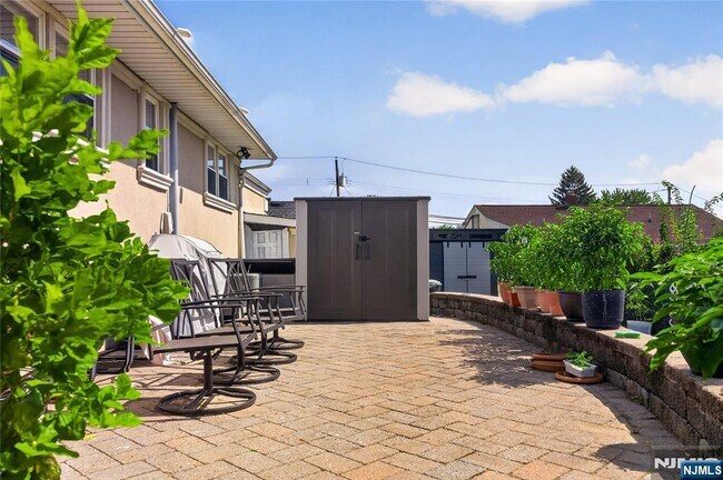 Building Photo - 8 Coyles Ct