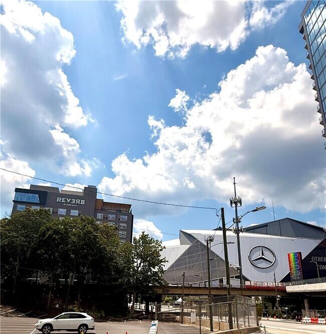 Building Photo - 333 Nelson St SW