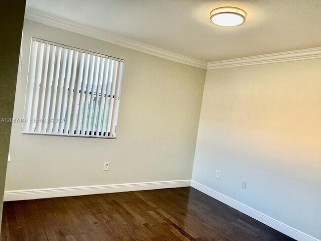 Building Photo - 900 SW 113th Terrace