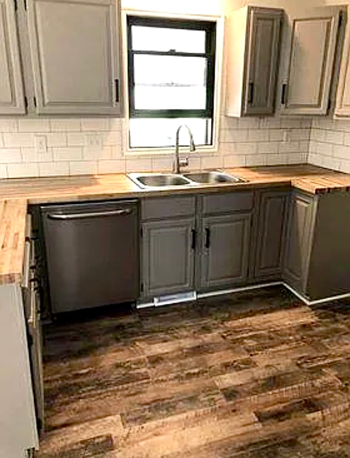 Building Photo - 123 E Osage St