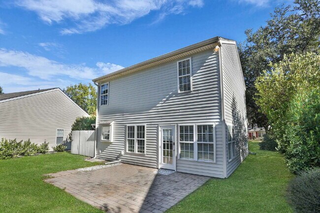 Building Photo - Bright and Airy Three Bedroom Home in Lake Linden! *MOVE IN SPECIAL AVAILABLE*