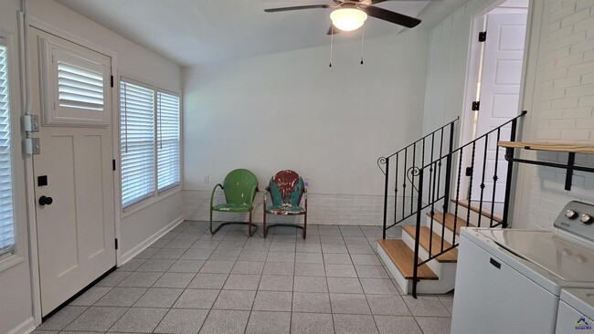 Building Photo - 412 N Houston Lake Blvd