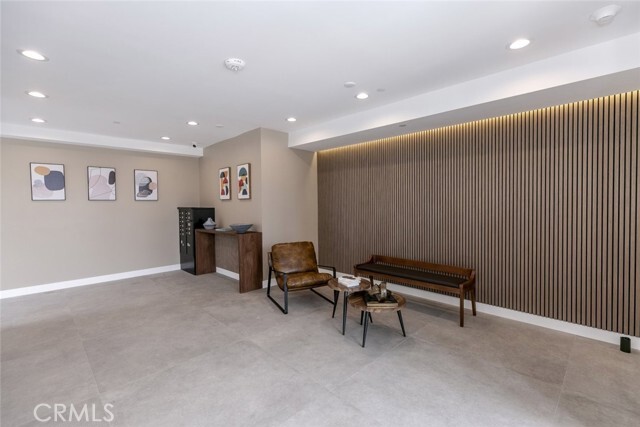 Building Photo - 10218 Fernglen Ave